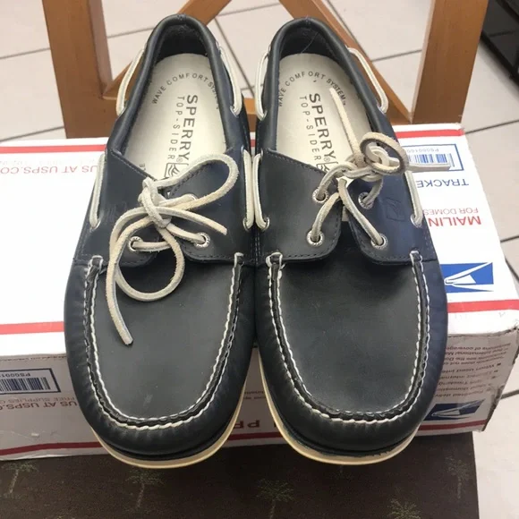 Sperry Top-Sider sizing 12/M blue white stitching used - Picture 2 of 14